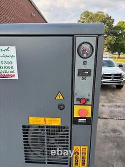 30 HP Atlas Copco GX22 rotary screw air compressor