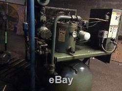 Joy 25hp air compressor, 16,358hrs, 208/230/460v 190/380v, nice older unit