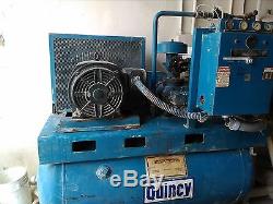 Rotary screw air compressor