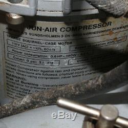 STUNNING Vintage Jun-Air 4 Liters (1 Gal) 120V Quiet Air Compressor Wood Crate