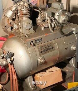 Vintage (1950) DeVilbiss Air Compressor Good Condition / Refurb or Parts